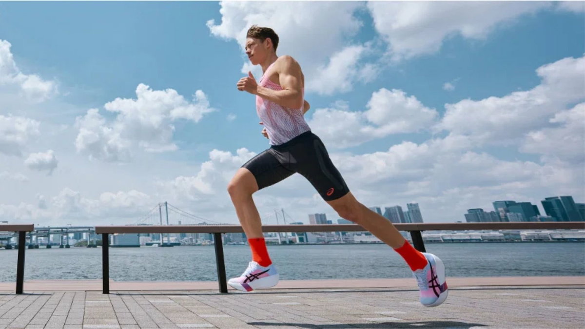 This futuristic racing shoe is changing the way runners train