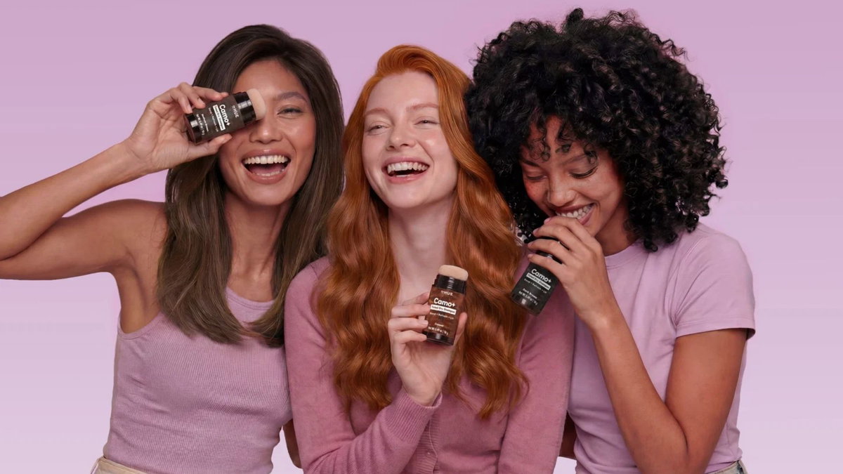 This mess-free dry shampoo volumizes limp hair while concealing grays